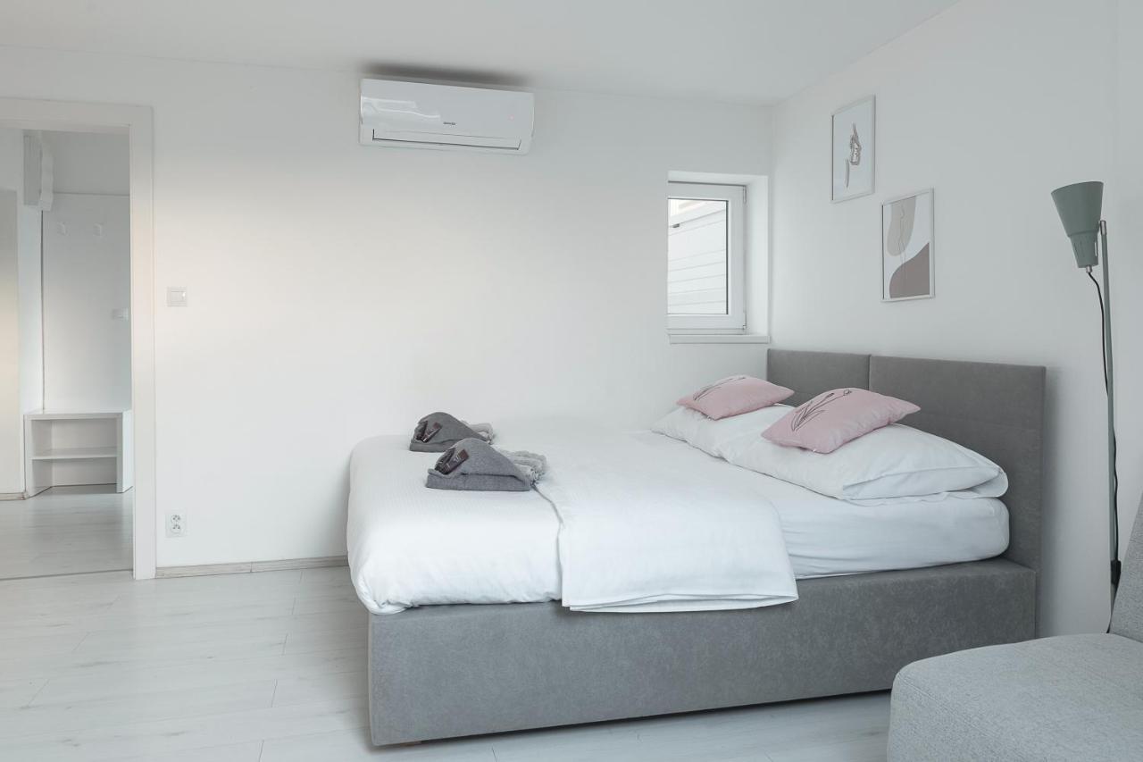 Skolska Winter Terrace Apartment Prague Exterior photo
